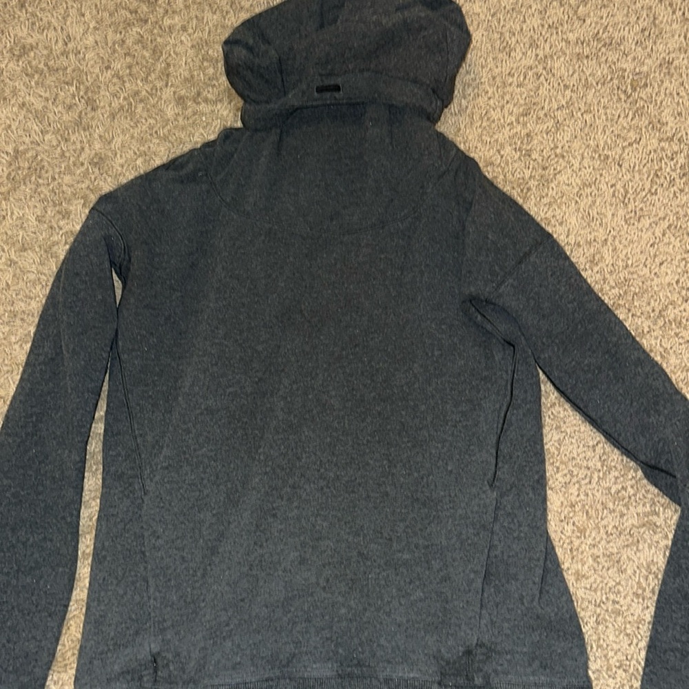 Lululemon size 4
